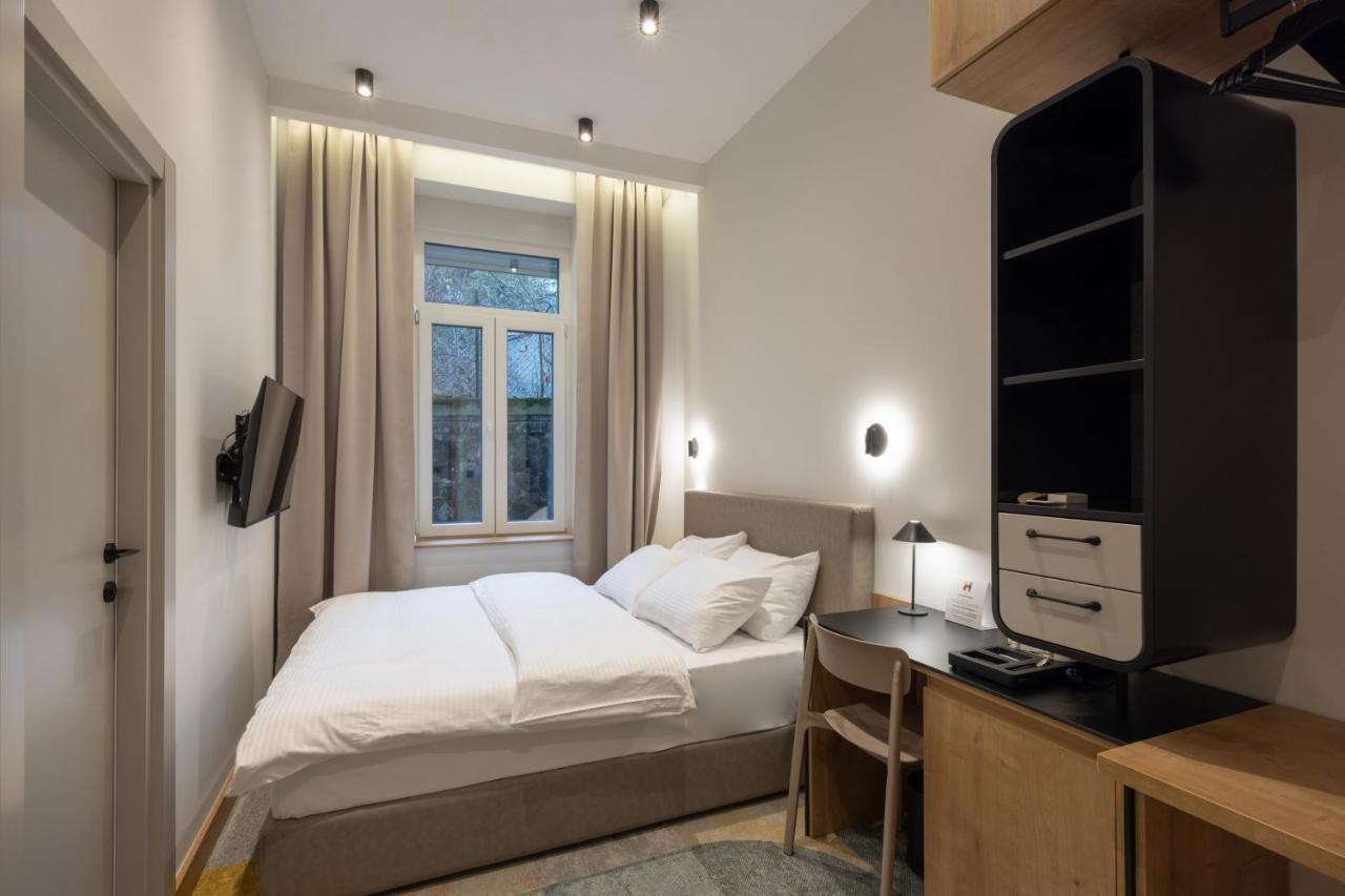 Hop Inn Rooms & Suites Belgrado Exterior foto