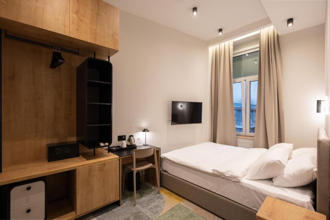 Hop Inn Rooms & Suites Belgrado Exterior foto