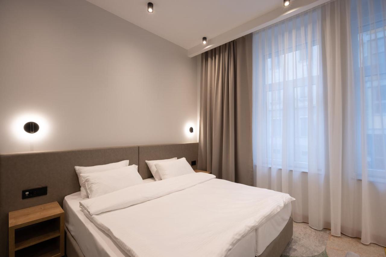 Hop Inn Rooms & Suites Belgrado Exterior foto