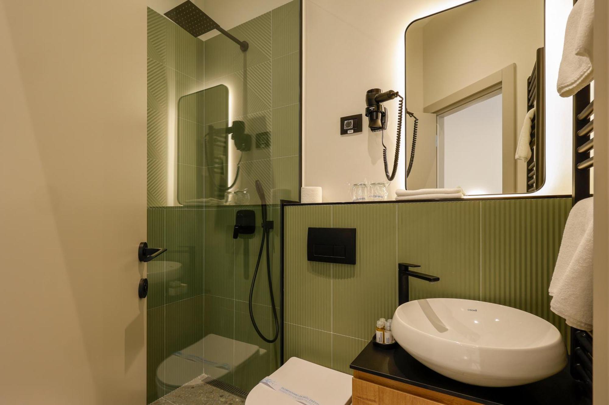 Hop Inn Rooms & Suites Belgrado Exterior foto